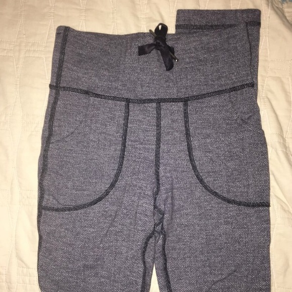 Lululemon leggings - Picture 2 of 4